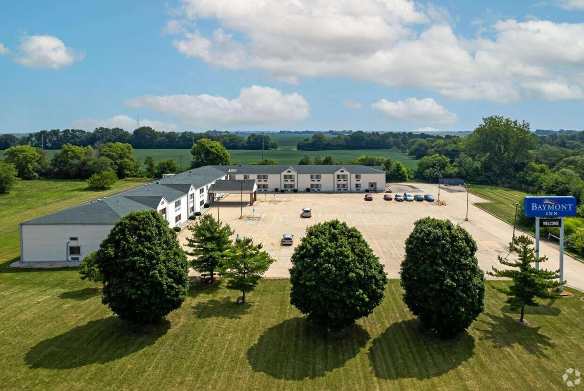Baymont By Wyndham Decatur Hotel Buitenkant foto