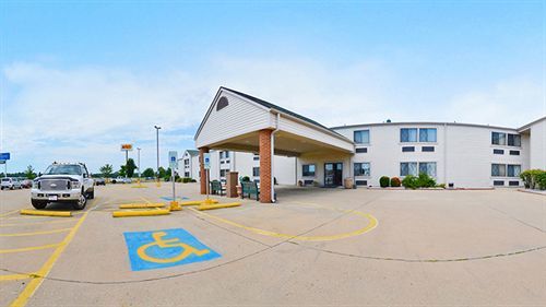 Baymont By Wyndham Decatur Hotel Buitenkant foto